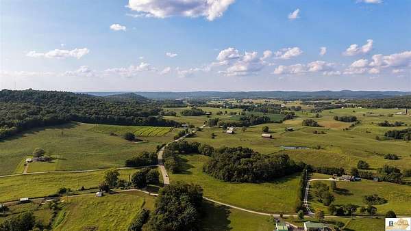 10.7 Acres of Land for Sale in Horse Cave, Kentucky