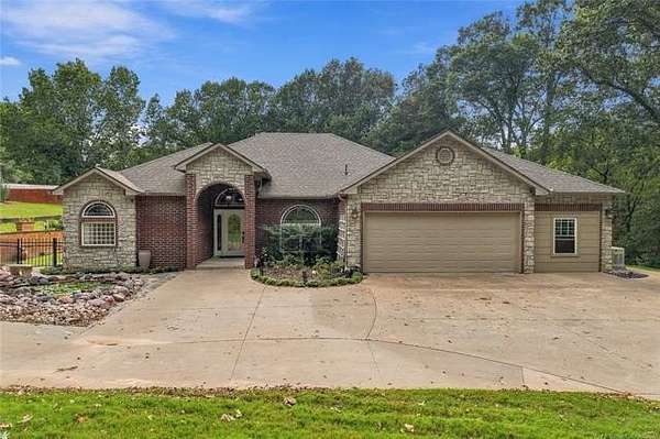 2.28 Acres of Land with Home for Sale in Coweta, Oklahoma