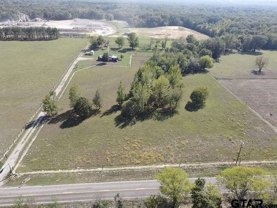 9.68 Acres of Land with Home for Sale in Mineola, Texas
