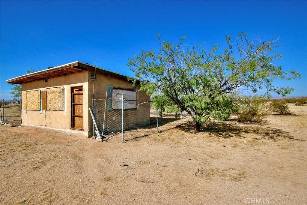 5 Acres of Improved Residential Land for Sale in Joshua Tree, California