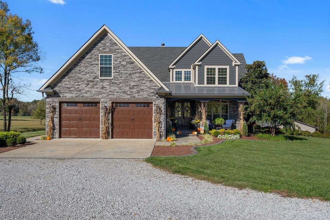 5 Acres of Land with Home for Sale in Bowling Green, Kentucky