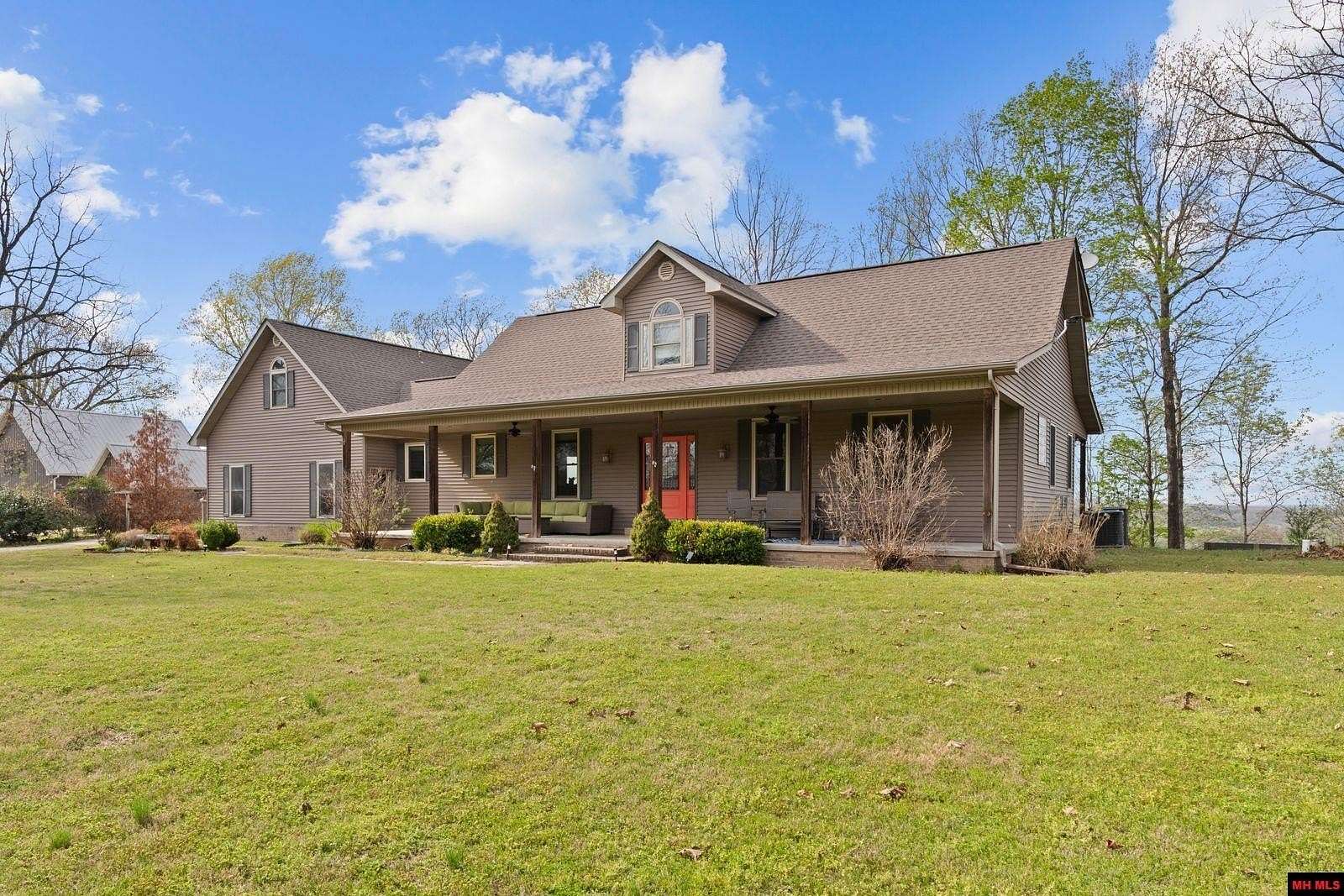 3.19 Acres of Land with Home for Sale in Flippin, Arkansas