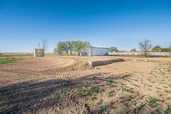 1.44 Acres of Mixed-Use Land for Sale in Canyon, Texas