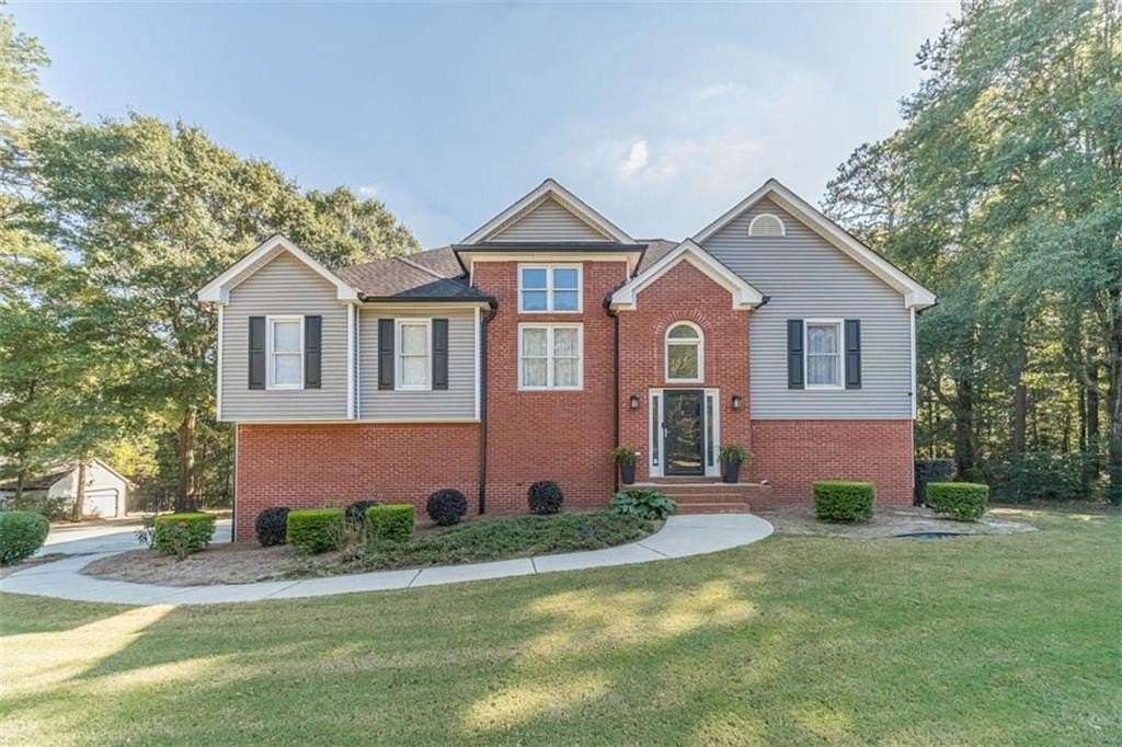 1.5 Acres of Land with Home for Sale in Bethlehem, Georgia
