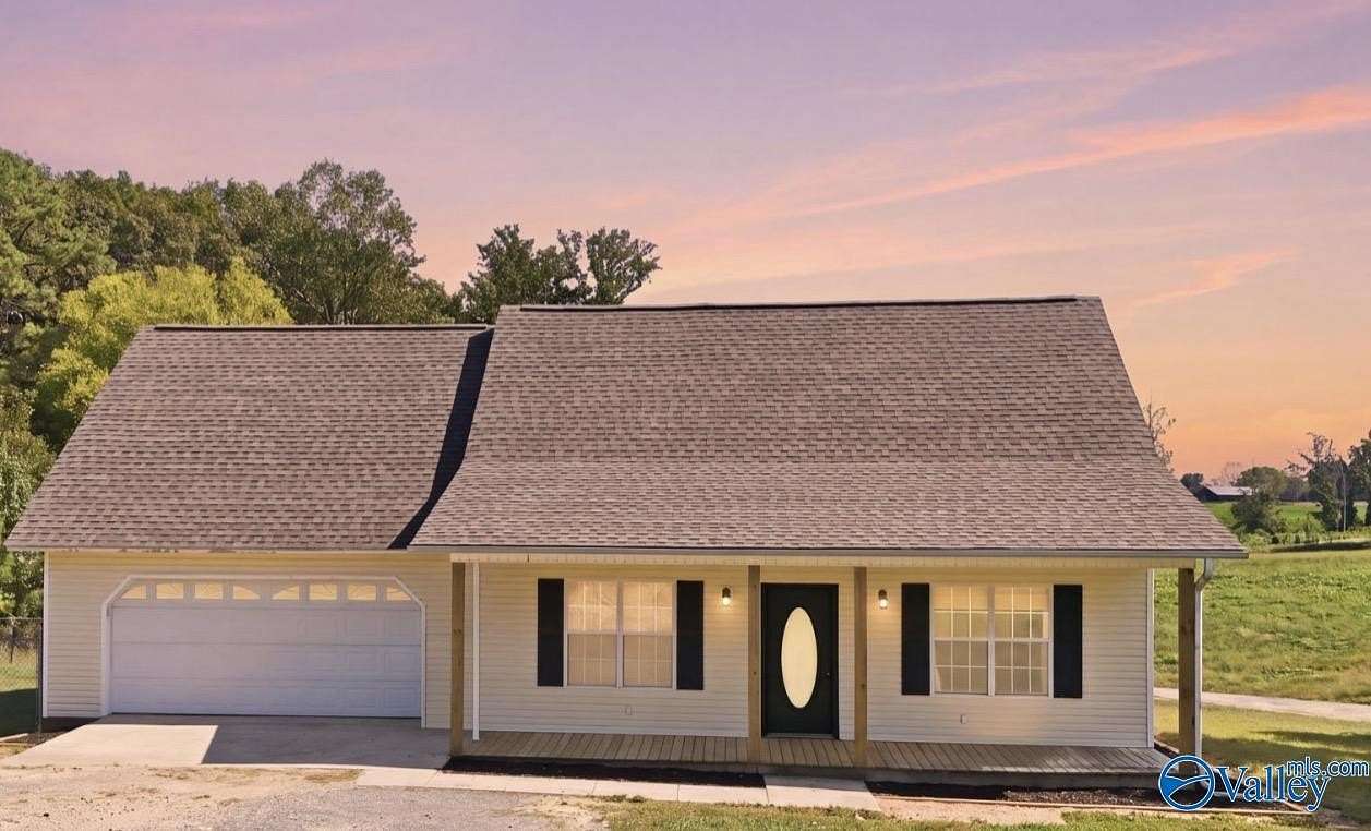 5 Acres of Land with Home for Sale in Crossville, Alabama