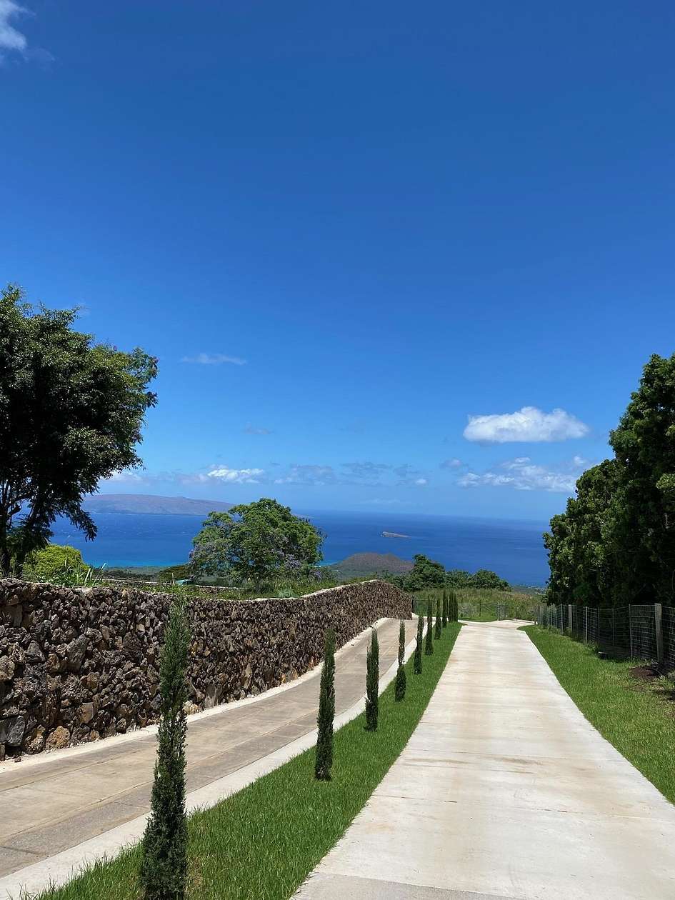 2.1 Acres of Residential Land for Sale in Kula, Hawaii
