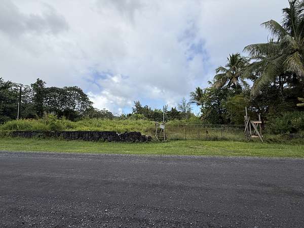 1 Acre of Land for Sale in Keaau, Hawaii