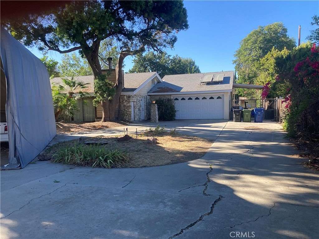 1.73 Acres of Land with Home for Sale in Woodland Hills, California