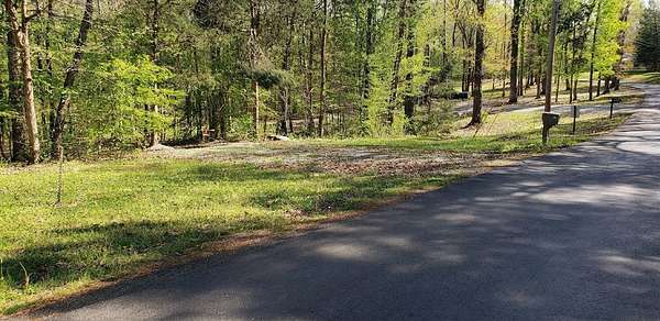 0.5 Acres of Residential Land for Sale in Clifton, Tennessee