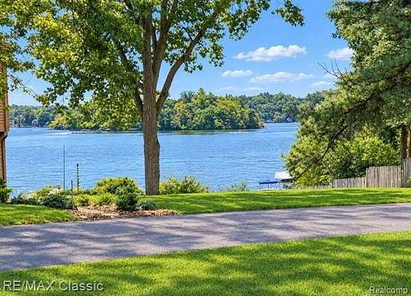0.19 Acres of Residential Land for Sale in Highland Township, Michigan