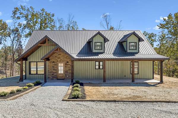 7.3 Acres of Land with Home for Sale in Centerville, Tennessee