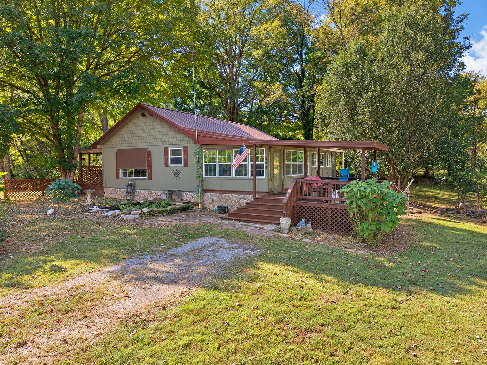 8.7 Acres of Land with Home for Sale in Prospect, Tennessee