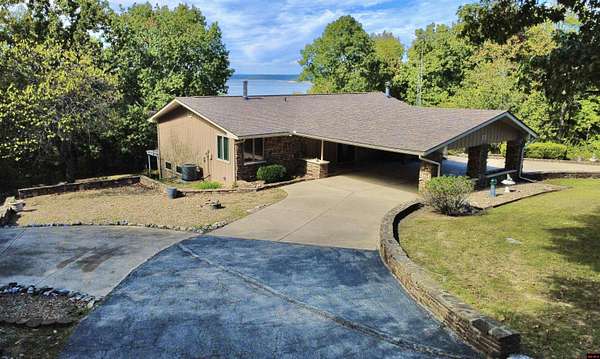 4.36 Acres of Land with Home for Sale in Bull Shoals, Arkansas