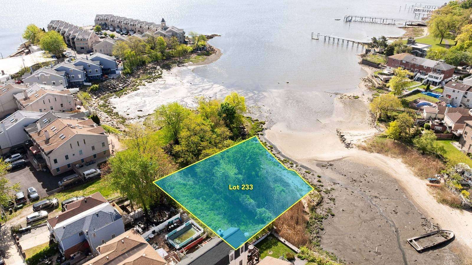0.32 Acres of Residential Land for Sale in Bronx, New York
