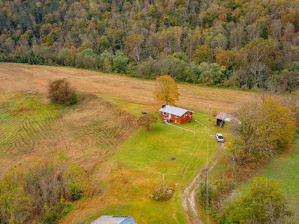 147 Acres of Recreational Land with Home for Sale in Jackson, Kentucky