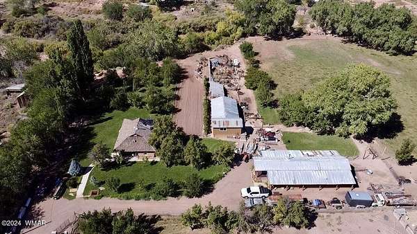 5.45 Acres of Land with Home for Sale in Woodruff, Arizona