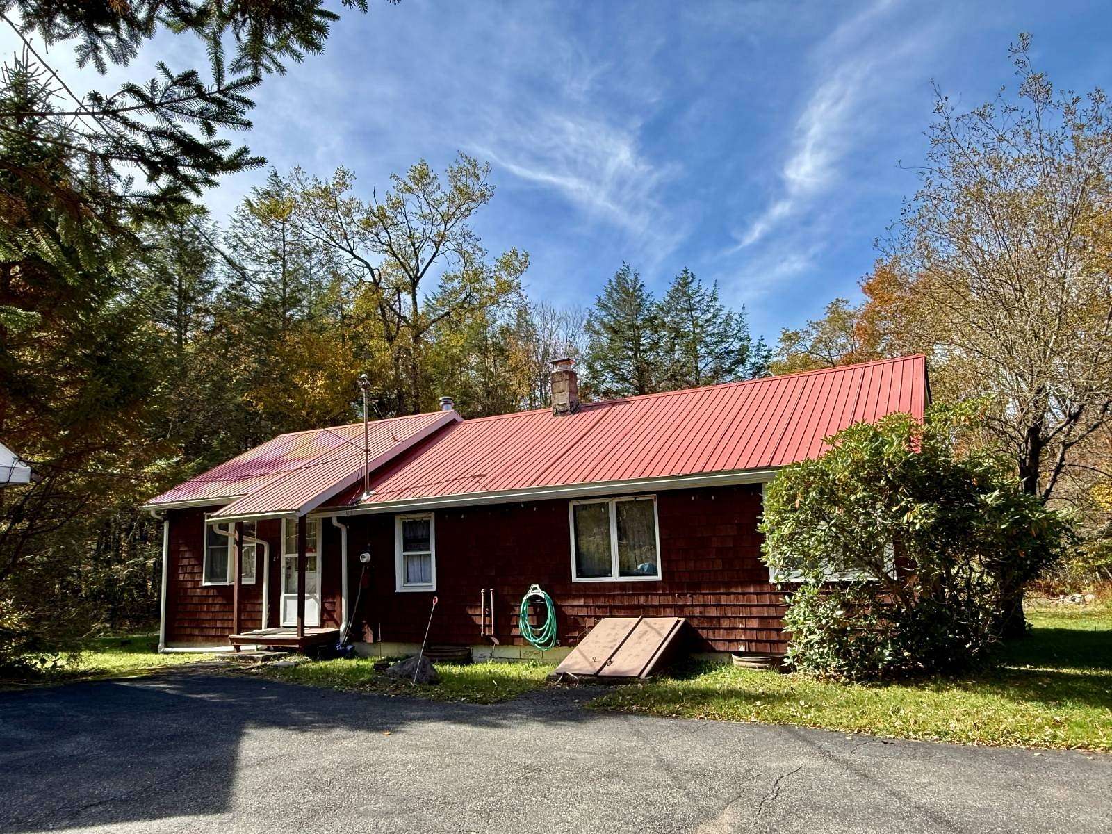 4 Acres of Land with Home for Sale in Livingston Manor, New York