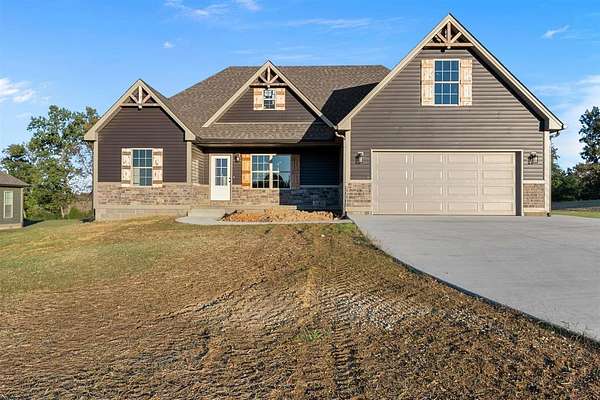 1.53 Acres of Land with Home for Sale in Smiths Grove, Kentucky