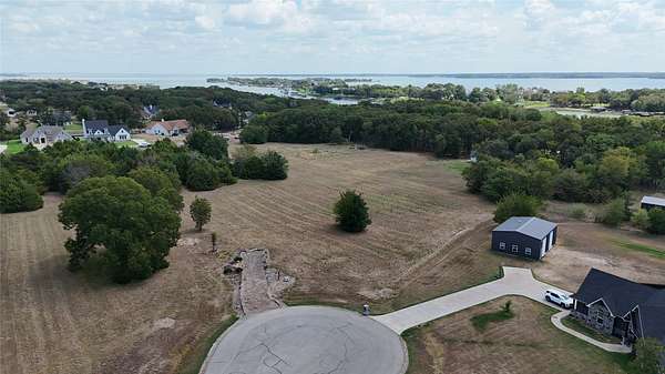 1.12 Acres of Residential Land for Sale in Corsicana, Texas