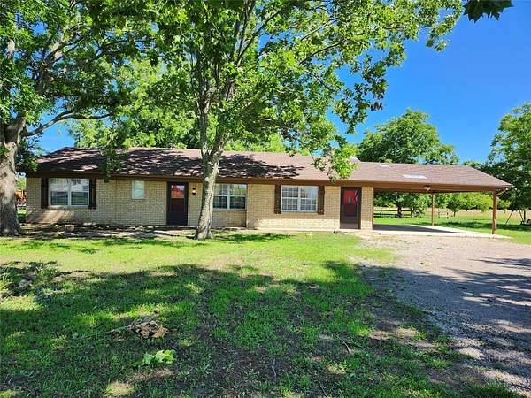 6 Acres of Land with Home for Lease in Howe, Texas