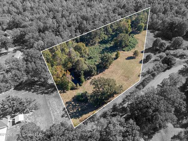5 Acres of Residential Land for Sale in Senatobia, Mississippi