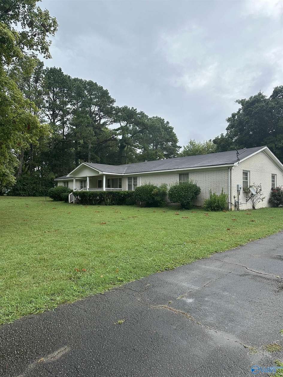 2 Acres of Land with Home for Lease in Hazel Green, Alabama