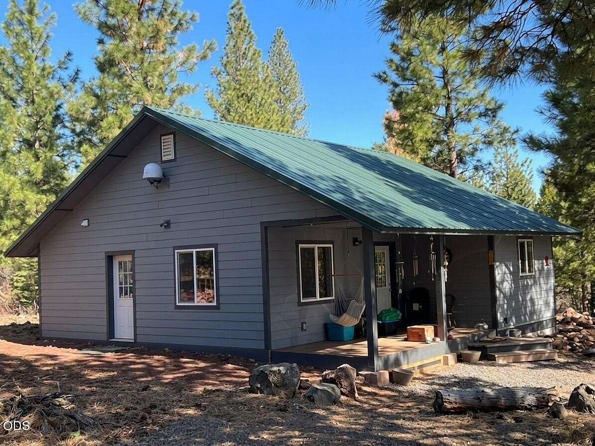 4 Acres of Land with Home for Sale in Bonanza, Oregon