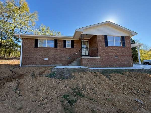 1.5 Acres of Land with Home for Sale in Castalian Springs, Tennessee
