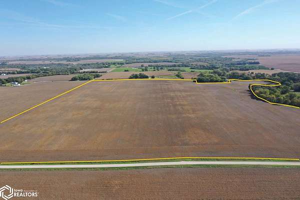 124 Acres of Agricultural Land for Sale in Humboldt, Iowa