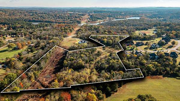 10 Acres of Residential Land for Sale in Lebanon, Tennessee