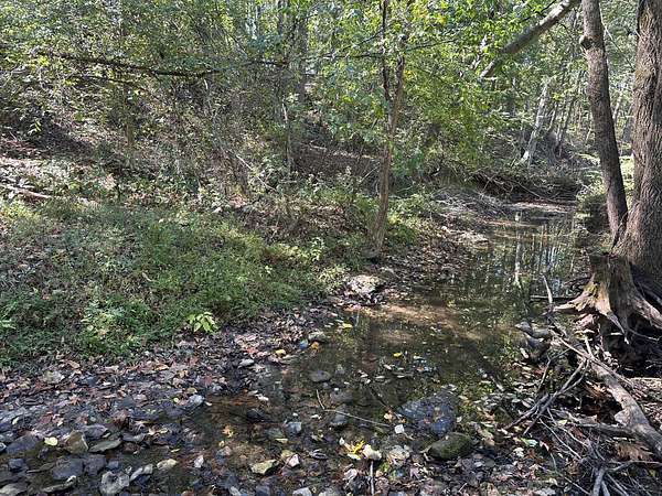 6 Acres of Land for Sale in Bethpage, Tennessee