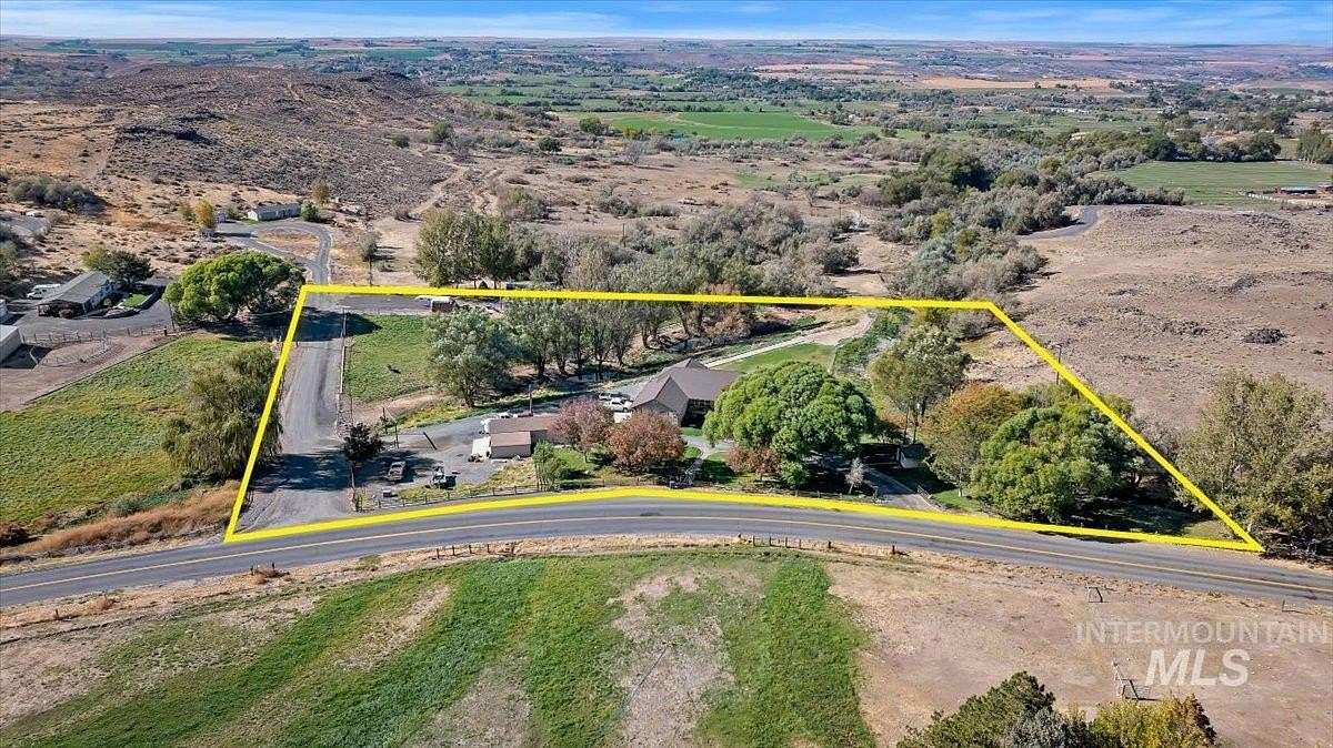 5.54 Acres of Land with Home for Sale in Buhl, Idaho