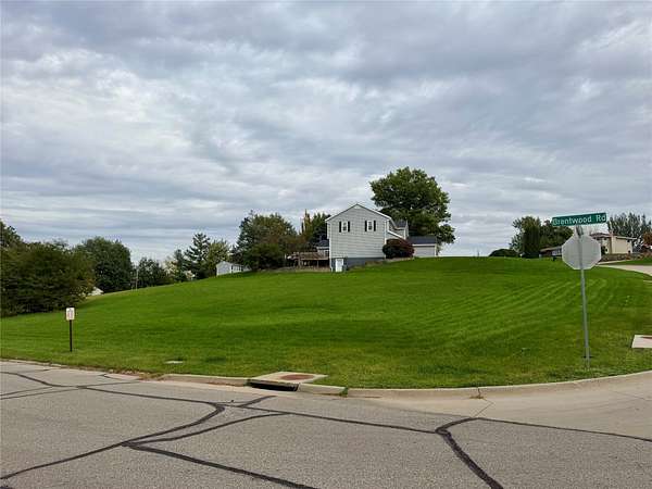 0.45 Acres of Residential Land for Sale in Marshalltown, Iowa