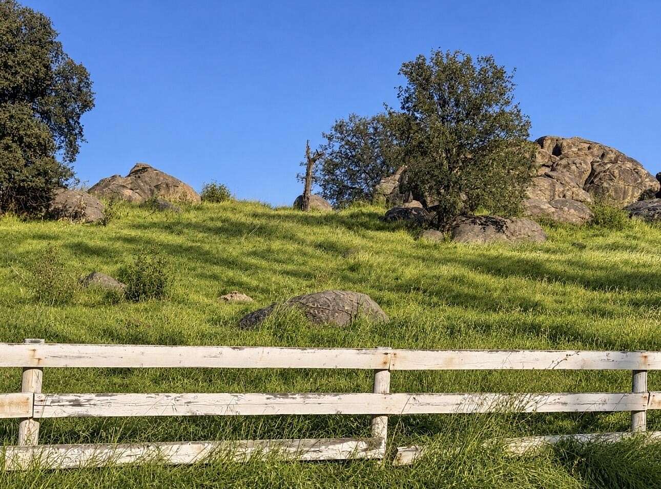3 Acres of Residential Land for Sale in Springville, California