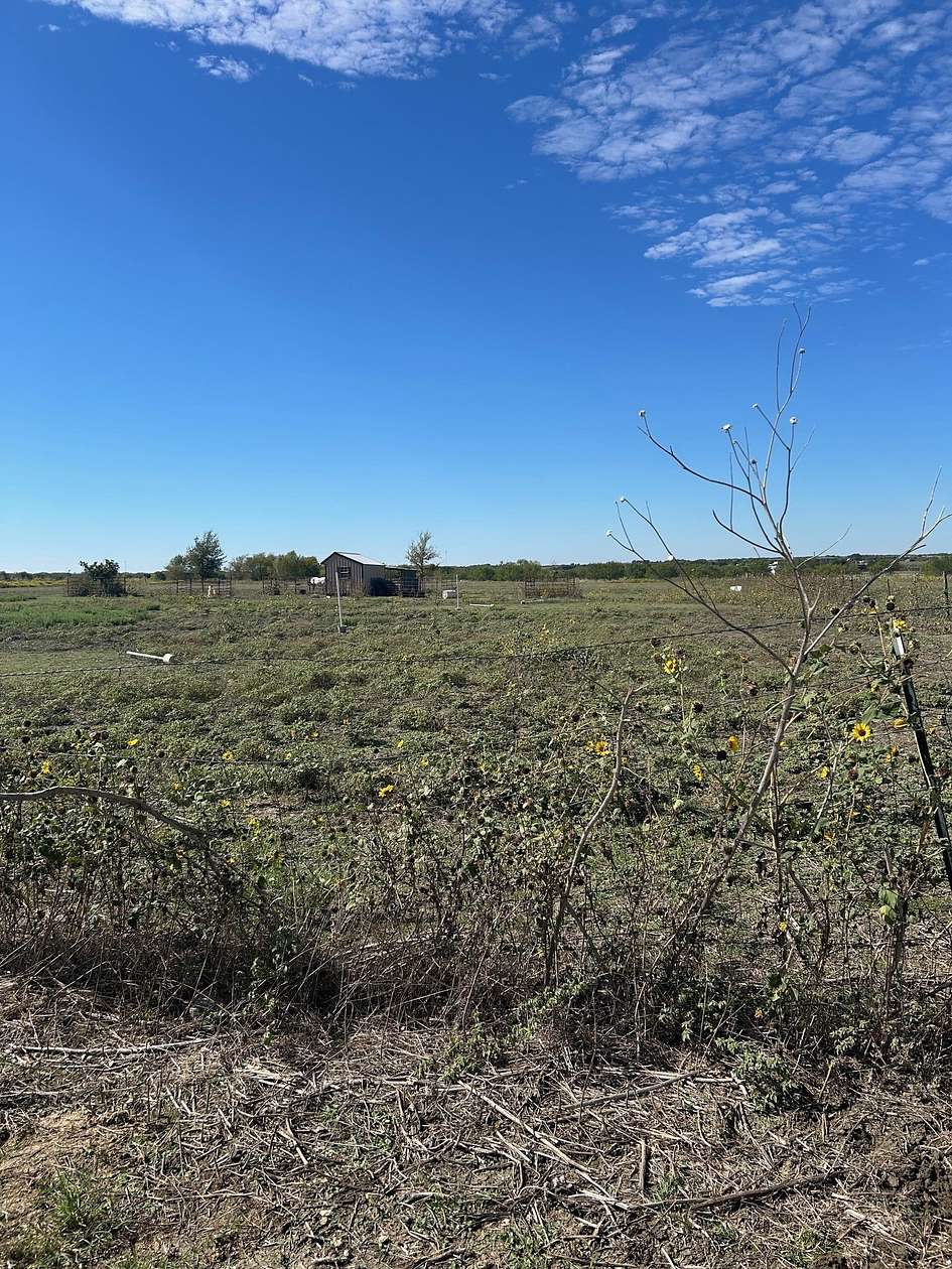 8 Acres of Residential Land for Sale in Itasca, Texas