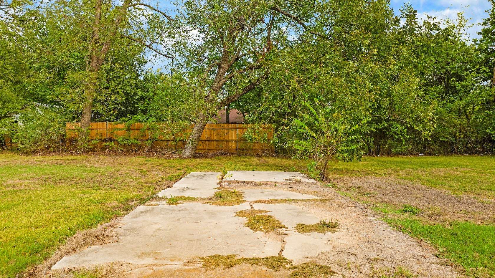 0.12 Acres of Residential Land for Sale in Paris, Texas