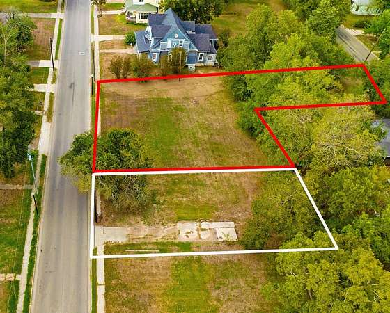 0.25 Acres of Residential Land for Sale in Paris, Texas