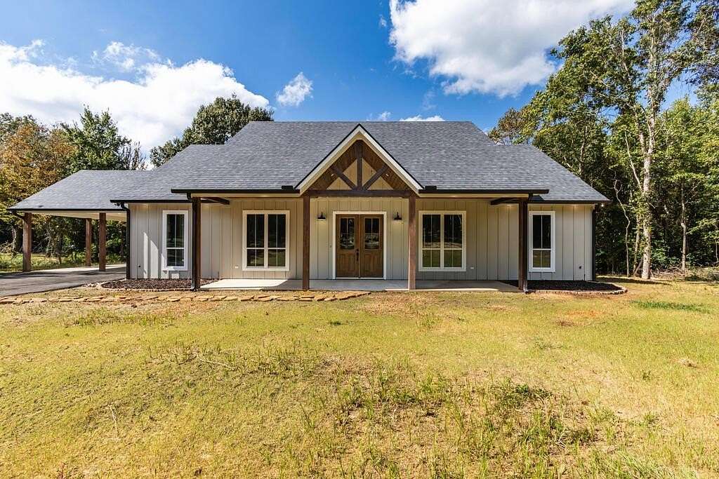 3.24 Acres of Land with Home for Sale in Nacogdoches, Texas