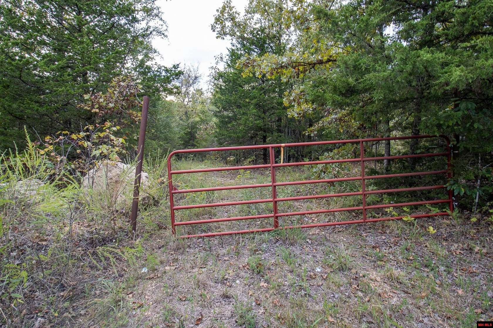 2.76 Acres of Residential Land for Sale in Mountain Home, Arkansas