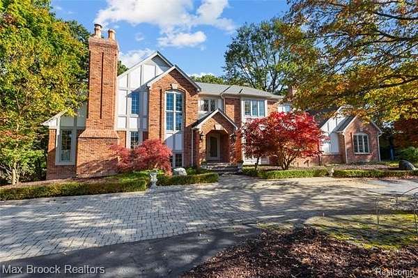 1.78 Acres of Land with Home for Sale in Bloomfield Hills, Michigan