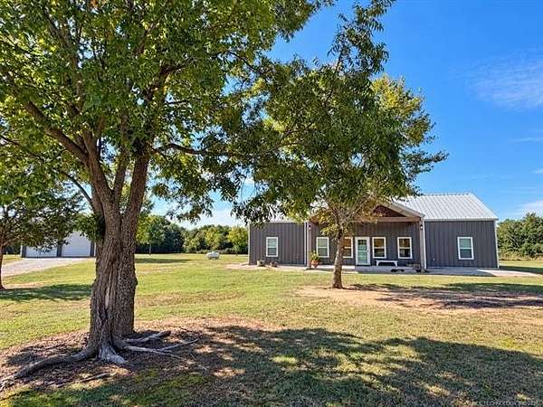12 Acres of Land with Home for Sale in Ardmore, Oklahoma