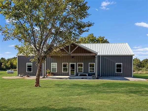 12 Acres of Land with Home for Sale in Ardmore, Oklahoma
