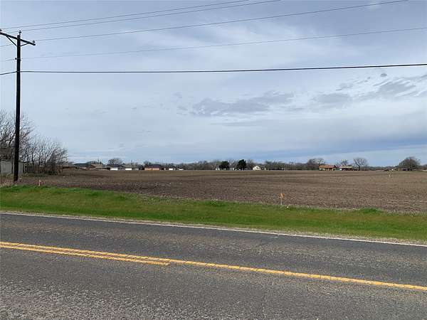 1 Acre of Residential Land for Sale in Garrett, Texas