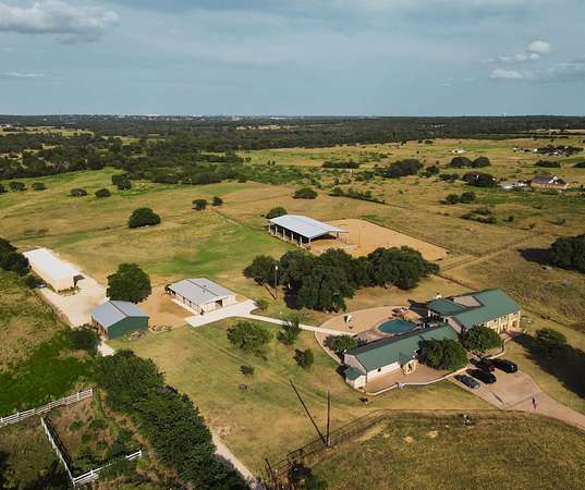 32 Acres of Land with Home for Sale in Florence, Texas