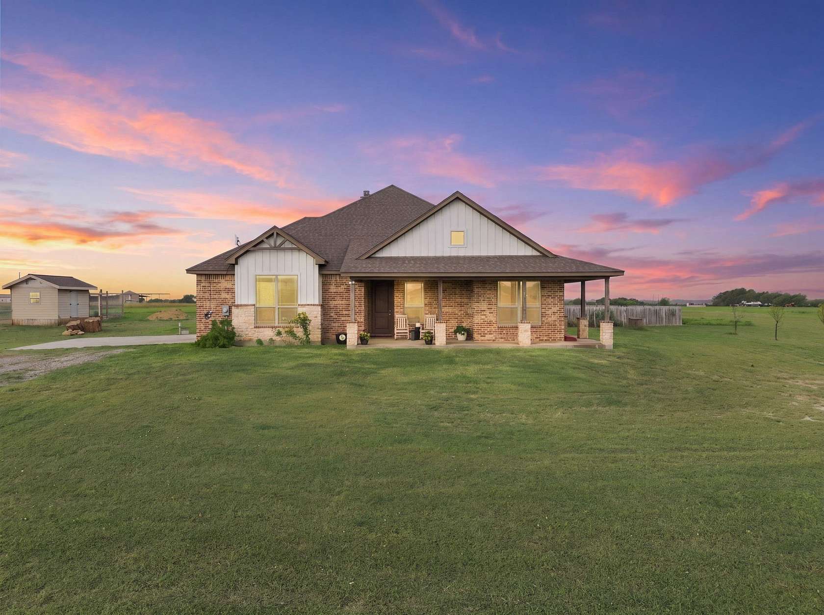 11.9 Acres of Land with Home for Sale in Hillsboro, Texas