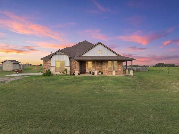 11.9 Acres of Land with Home for Sale in Hillsboro, Texas