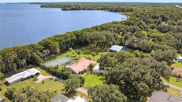 1.53 Acres of Land with Home for Sale in Leesburg, Florida