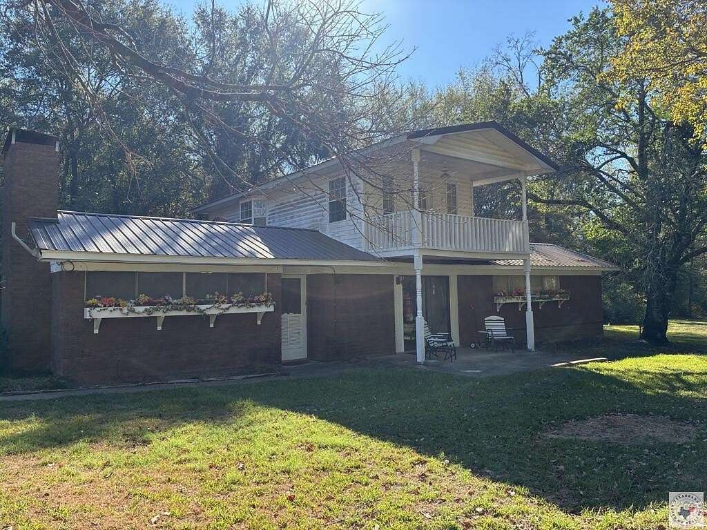 5 Acres of Land with Home for Sale in Texarkana, Arkansas