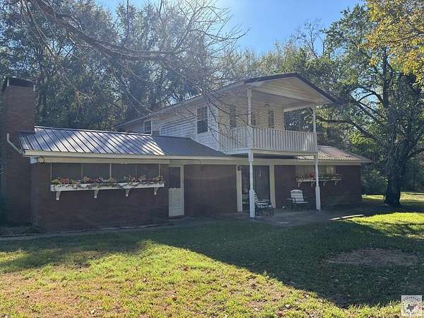5 Acres of Land with Home for Sale in Texarkana, Arkansas