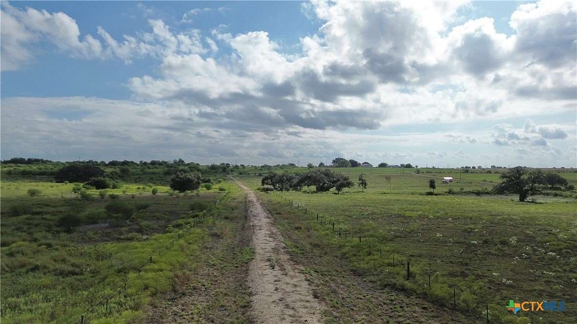 27 Acres of Recreational & Residential Land for Sale in Moulton, Texas